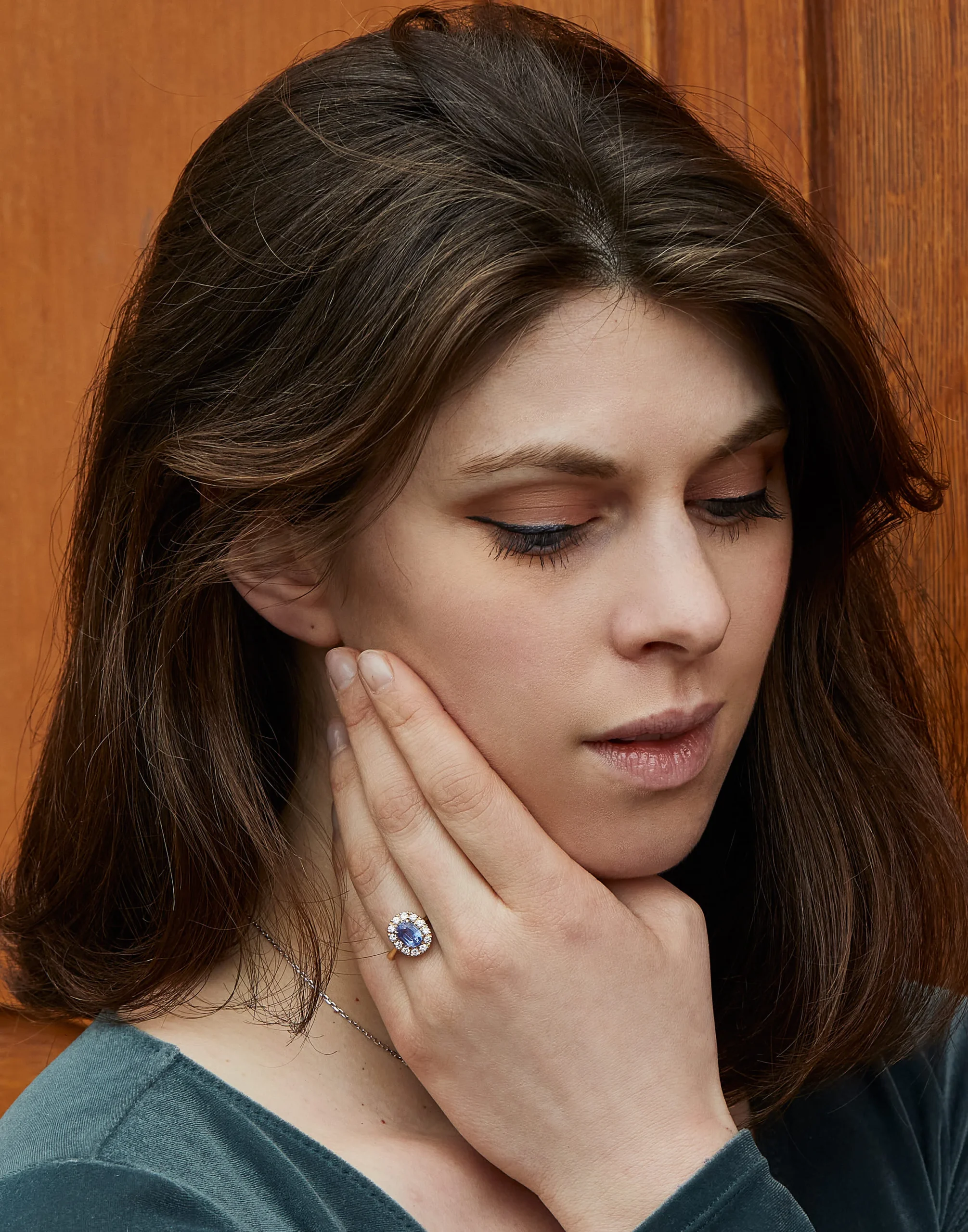 Bague-Saphir-violet-2-carats-or-18-carats-marguerite-politains-ls-1-8000000028-VSYG