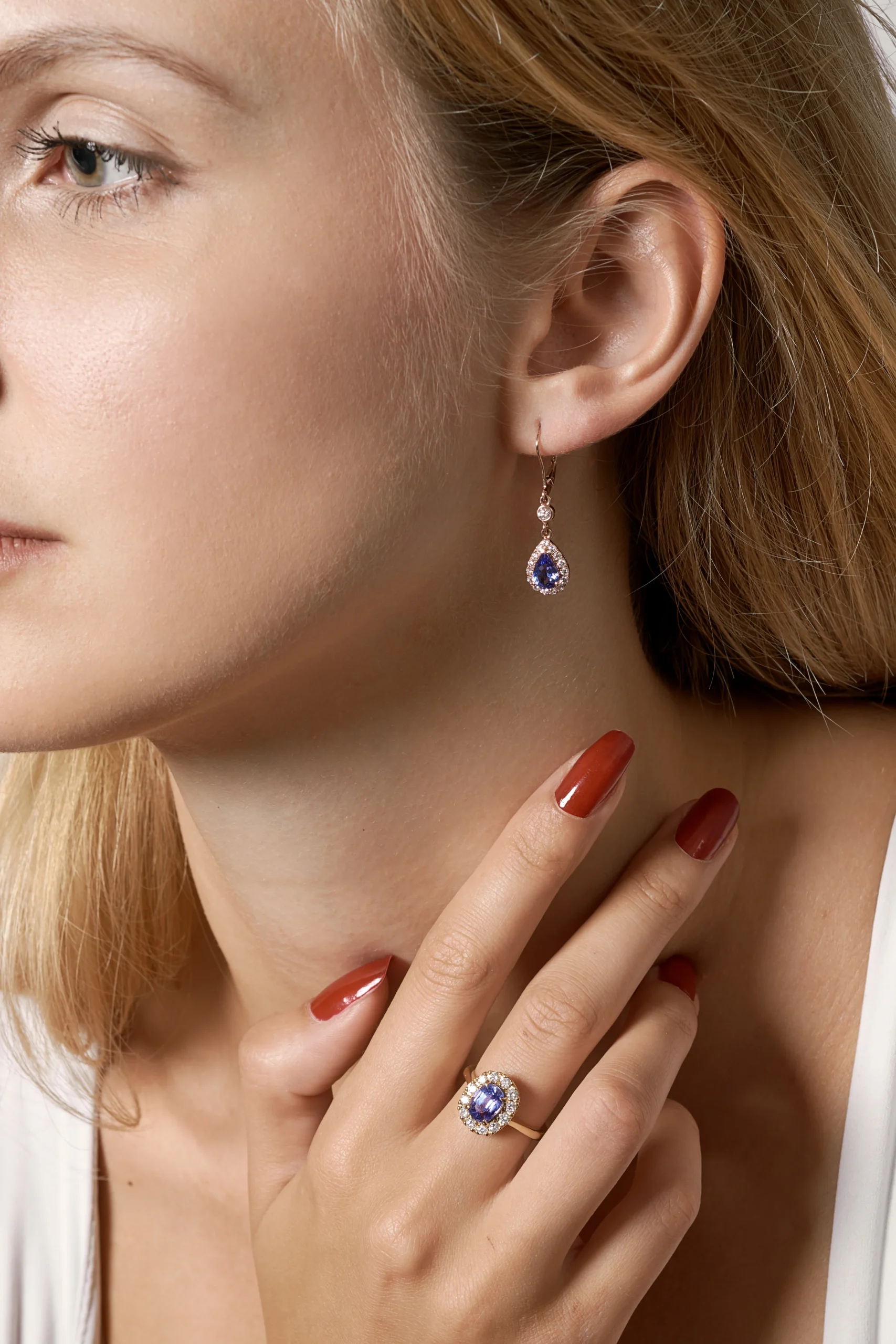 Boucles-d-oreilles-tanzanites-et-diamants-en-or-politains-ls-1-8000000019-TZRG