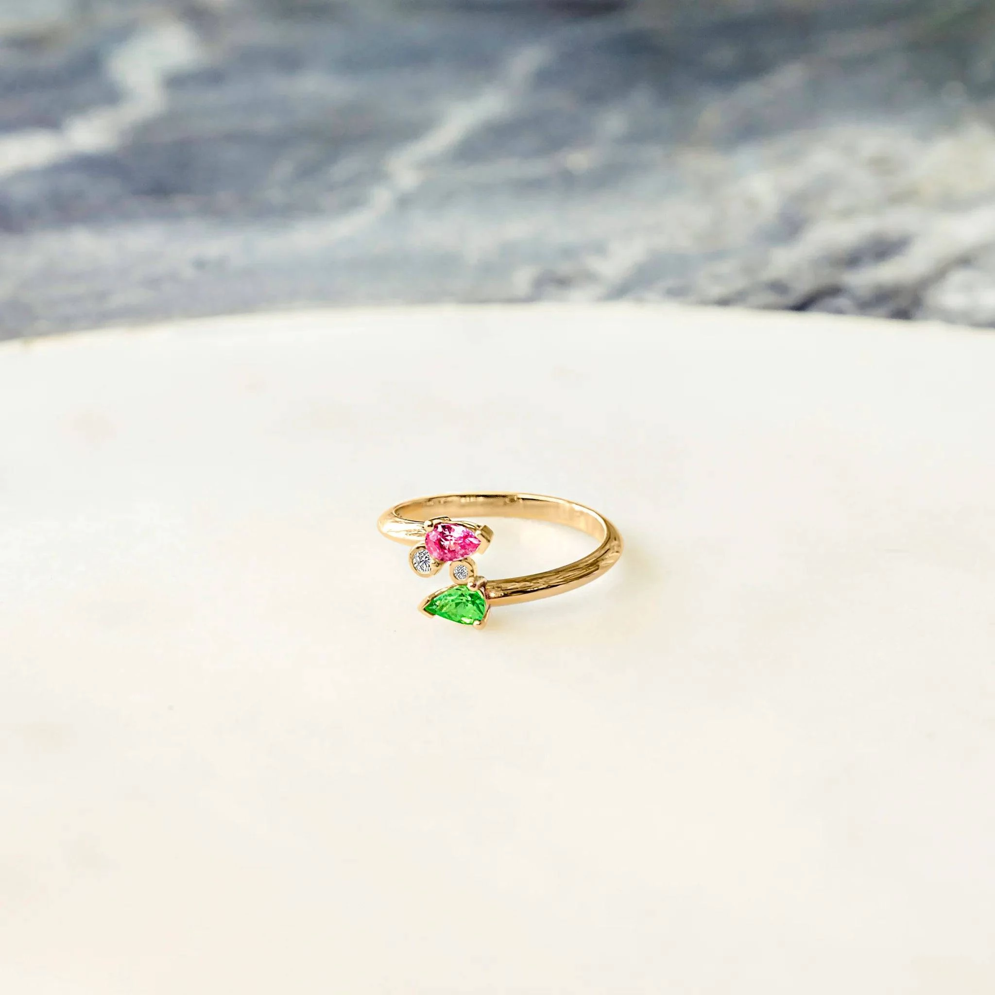 Bague-saphir-rose-et-tsavorite-or-jaune-earlybloom-politains-cote-8000000046-PSYG