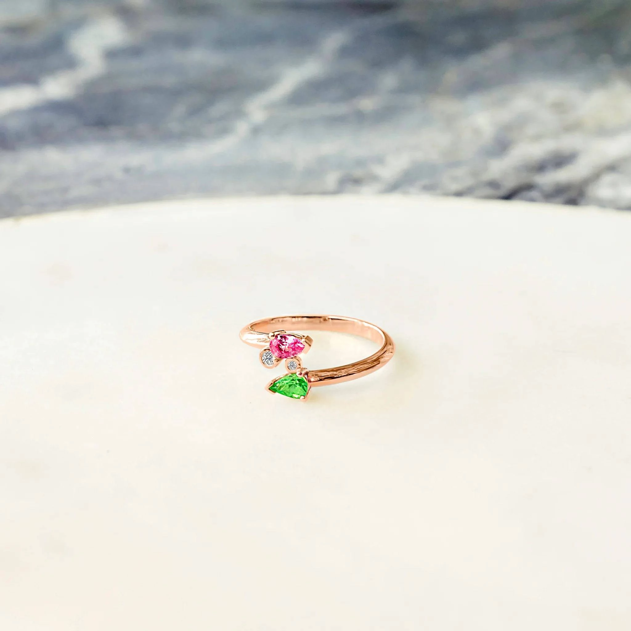 Bague-saphir-rose-et-tsavorite-or-rose-earlybloom-politains-cote-8000000046-PSRG