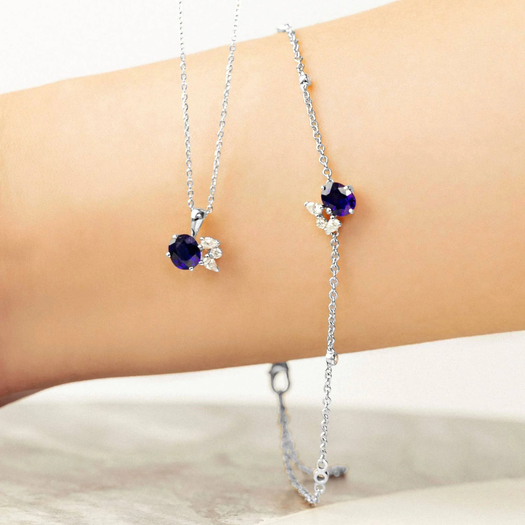 Bracelet-saphir-bleu-et-diamants-en-or-blanc-moribana-politains-ls-1-8000000074-BSWG