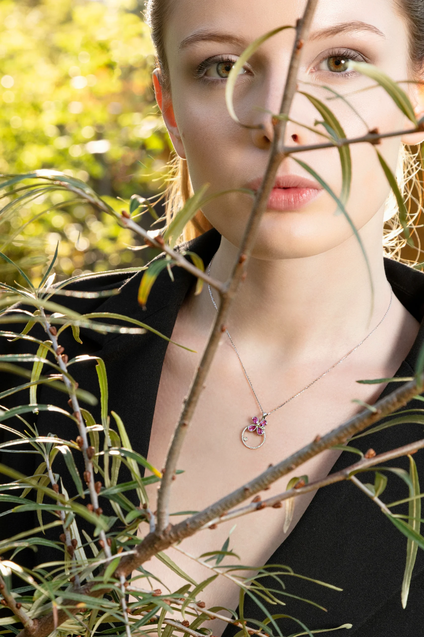 Collier-saphir-rose-et-diamants-en-or-jaune-milestone-politains-ls-2-8000000062-PSYG