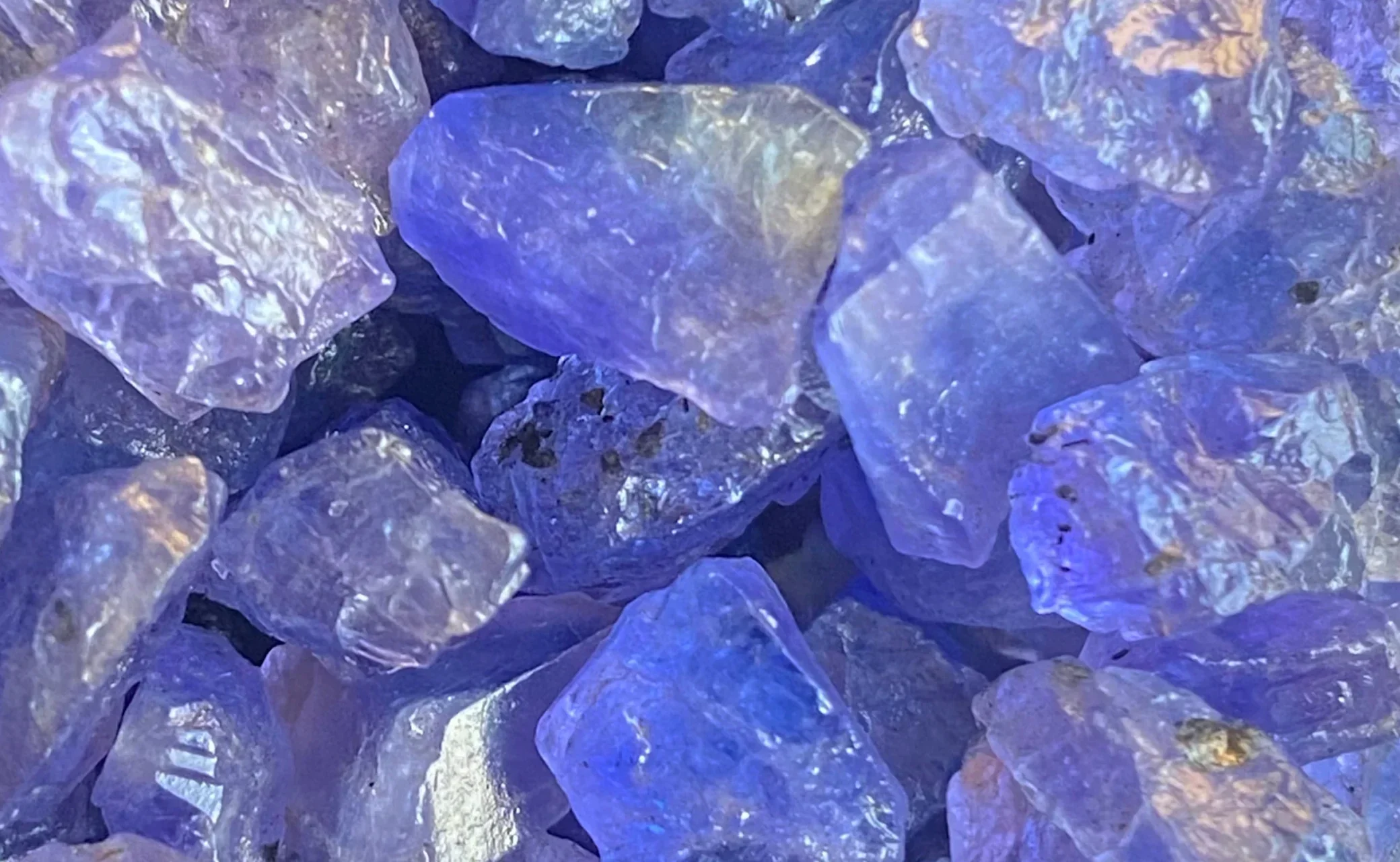 tanzanites-brutes-politains-paris-zurich